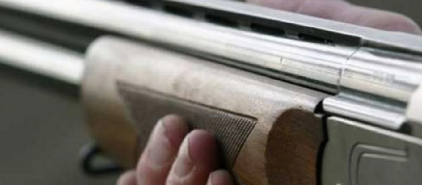 Χανιά: 47χρονος πήρε την καραμπίνα και άρχισε να πυροβολεί στο καφενείο